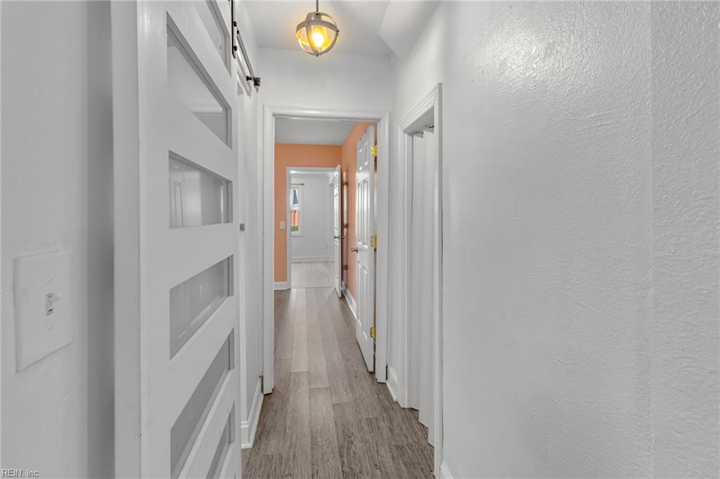 919 Sheppard Ave Property Photo 9