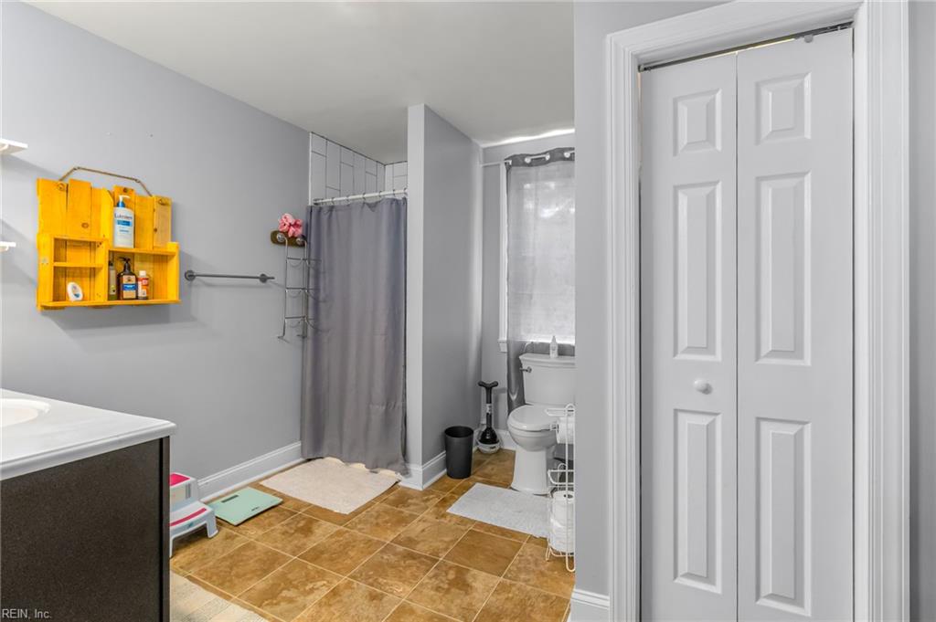 919 Sheppard Ave Property Photo 10