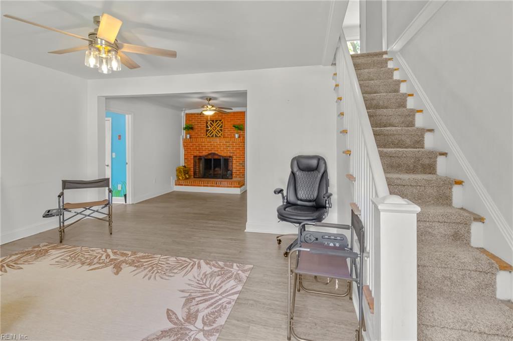 919 Sheppard Ave Property Photo 12