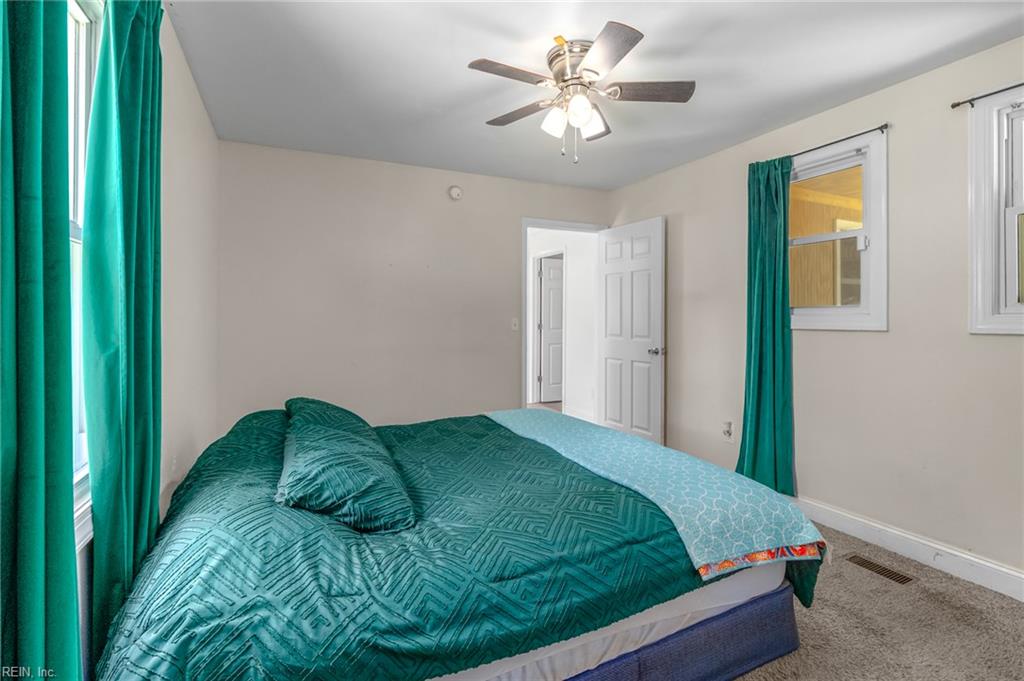 919 Sheppard Ave Property Photo 16