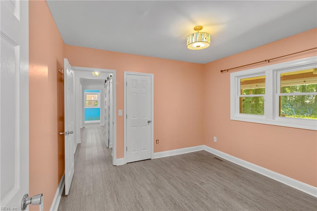 919 Sheppard Ave Property Photo 29