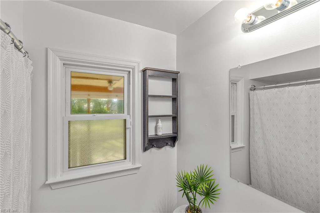 919 Sheppard Ave Property Photo 30