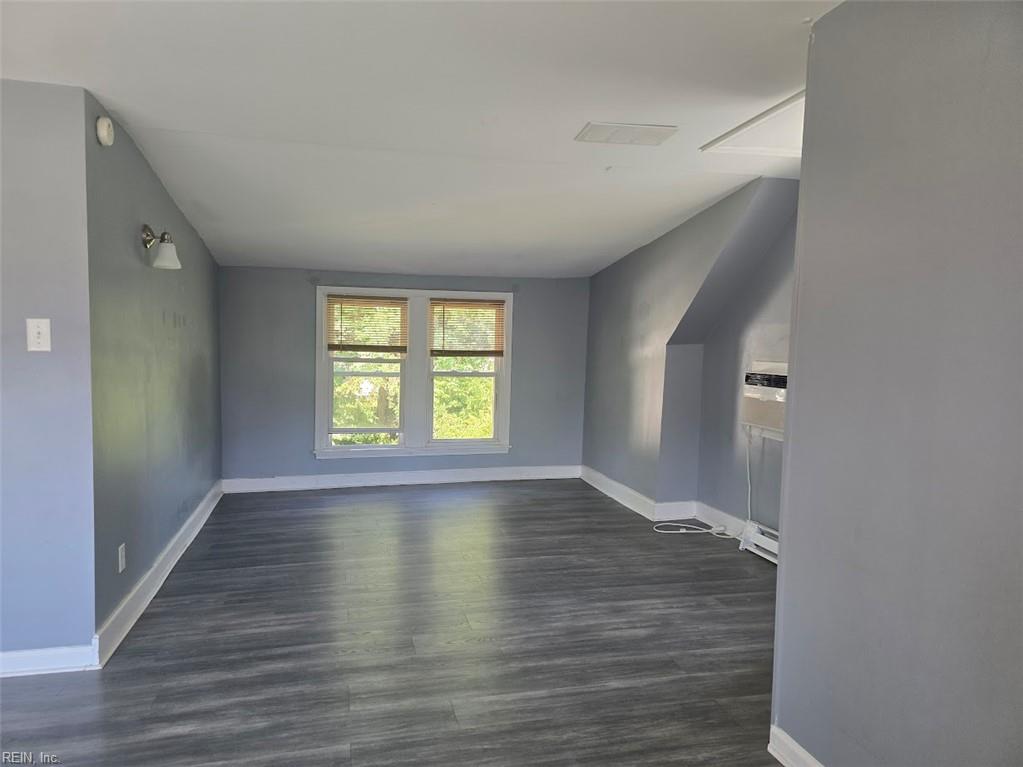 504 Homestead Ave Property Photo 3