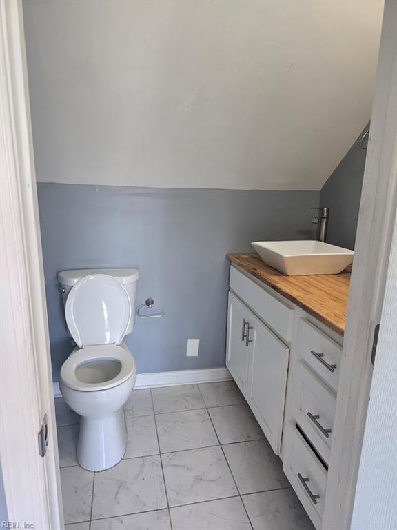 504 Homestead Ave Property Photo 8