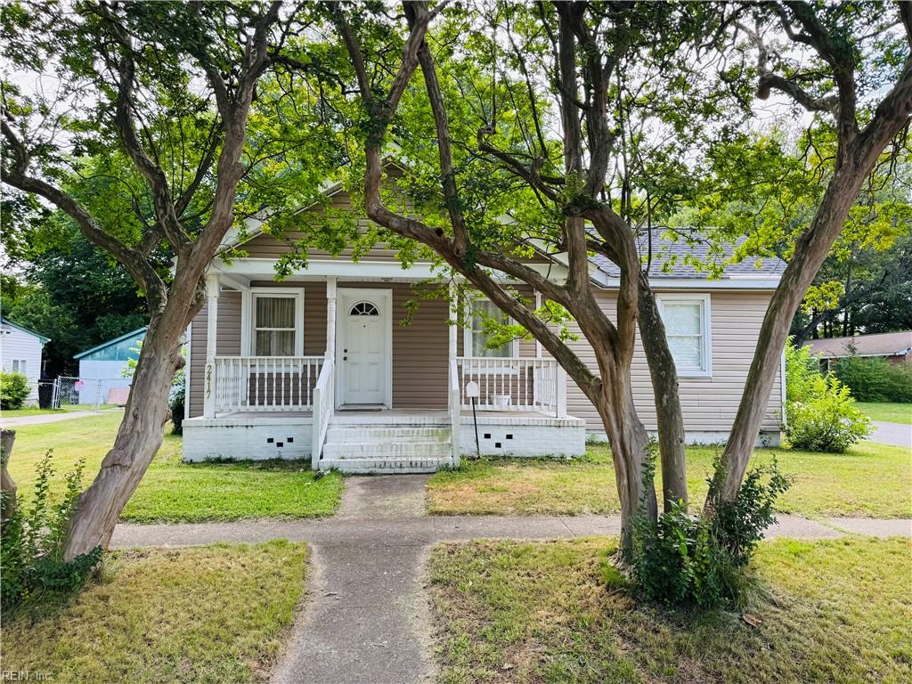 2417 Lansing Ave Property Photo 1