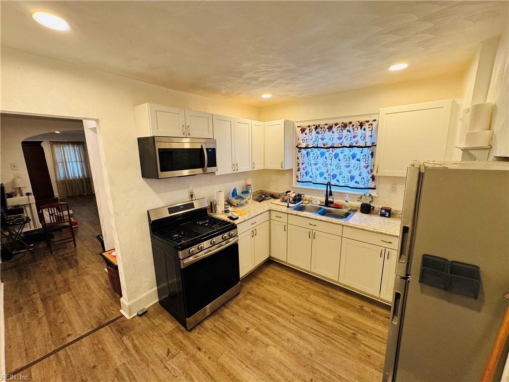 2417 Lansing Ave Property Photo 9