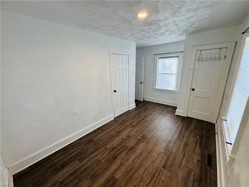 2417 Lansing Ave Property Photo 14