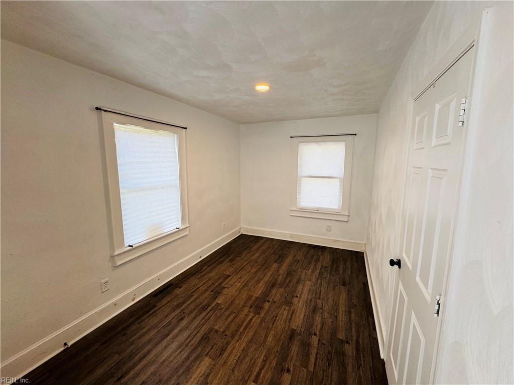 2417 Lansing Ave Property Photo 17