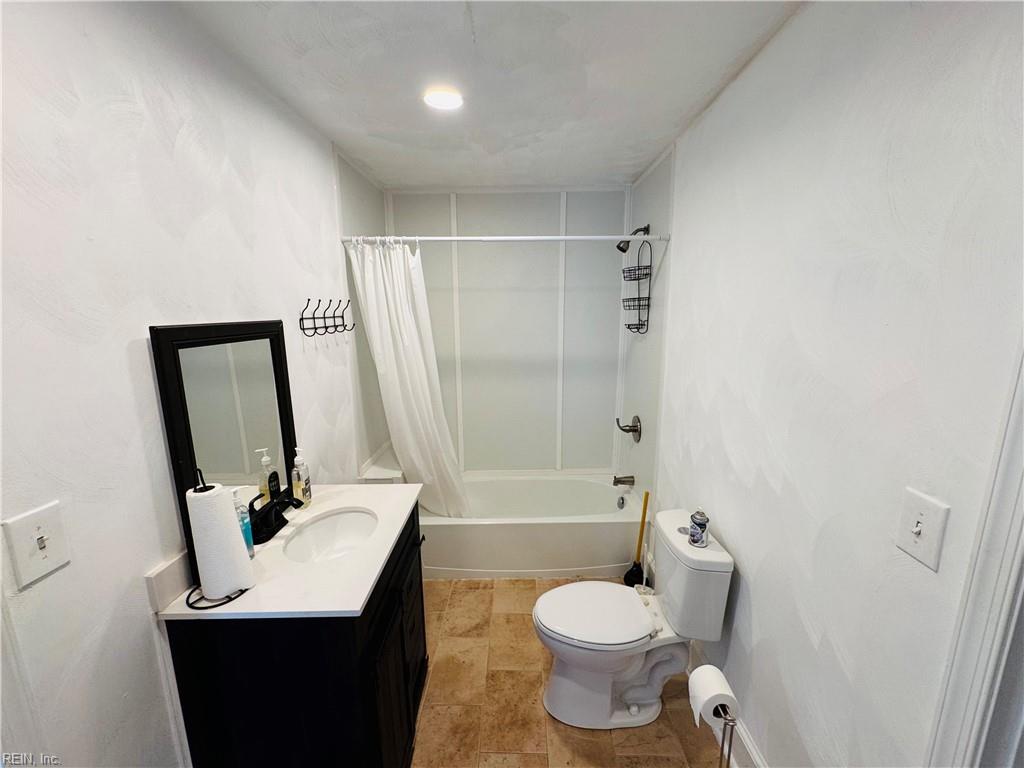 2417 Lansing Ave Property Photo 18