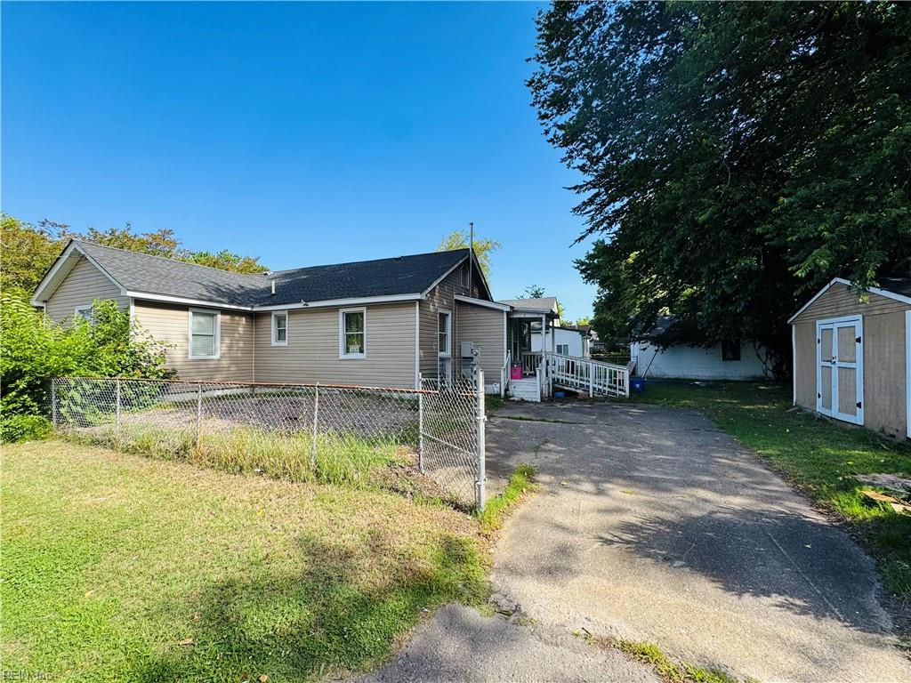 2417 Lansing Ave Property Photo 20