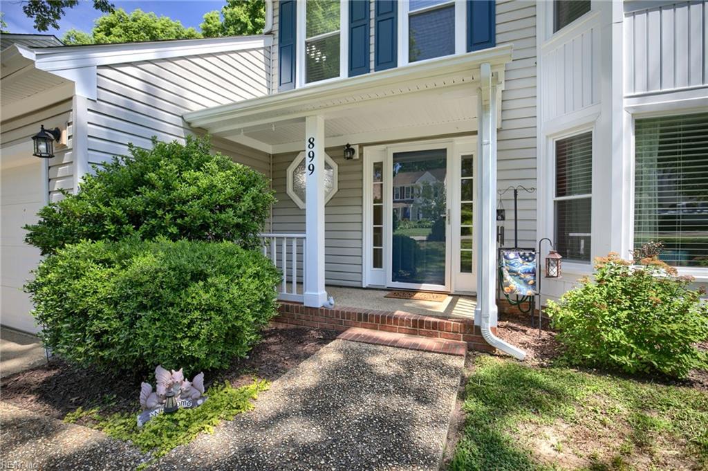 899 Eastnor Ct Property Photo 2