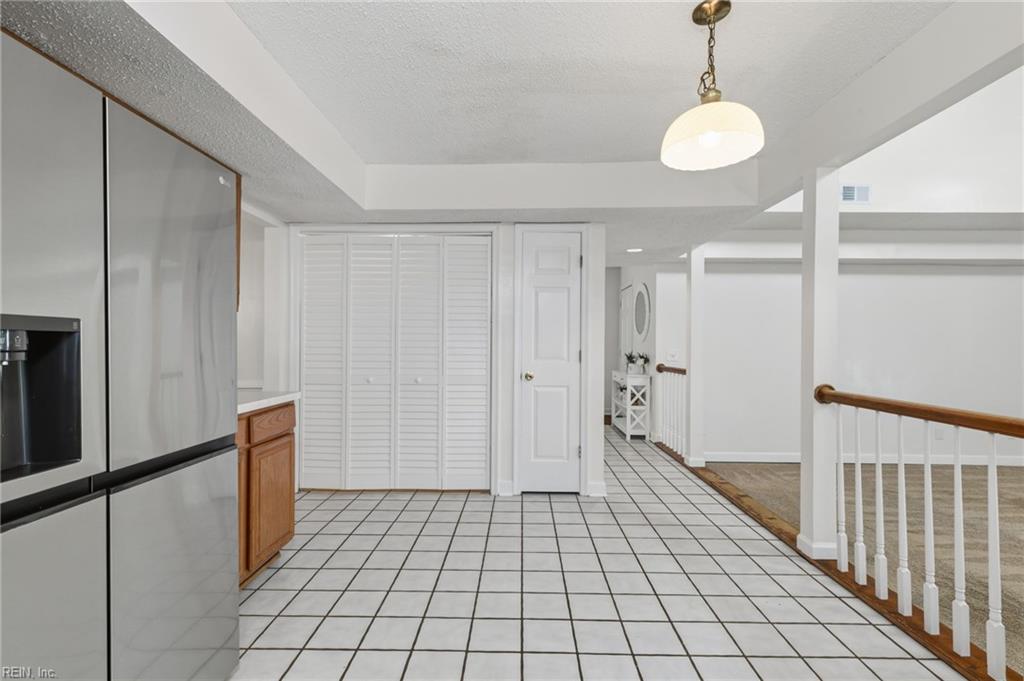 899 Eastnor Ct Property Photo 9