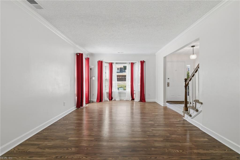 899 Eastnor Ct Property Photo 11