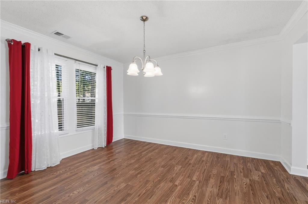 899 Eastnor Ct Property Photo 12