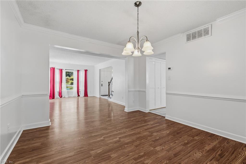 899 Eastnor Ct Property Photo 13