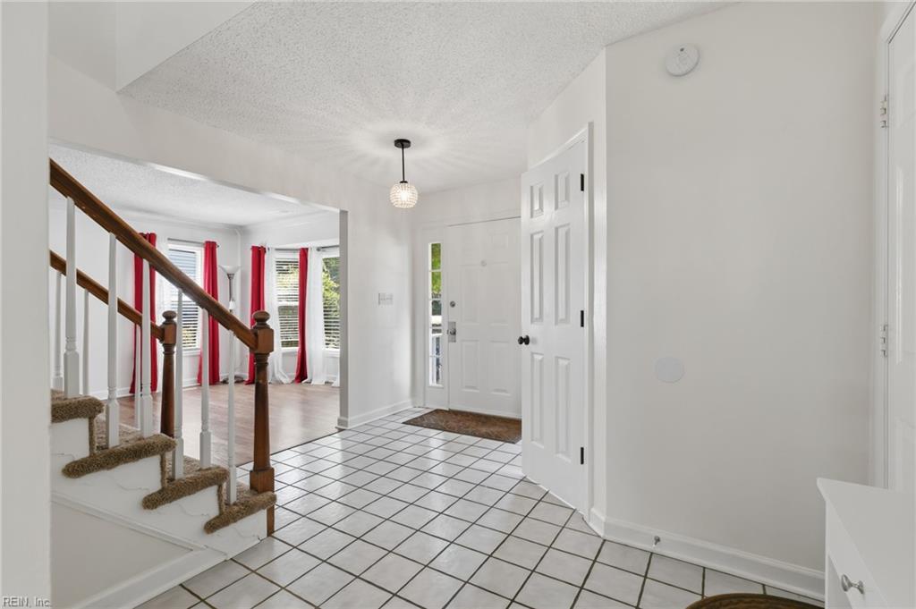 899 Eastnor Ct Property Photo 16