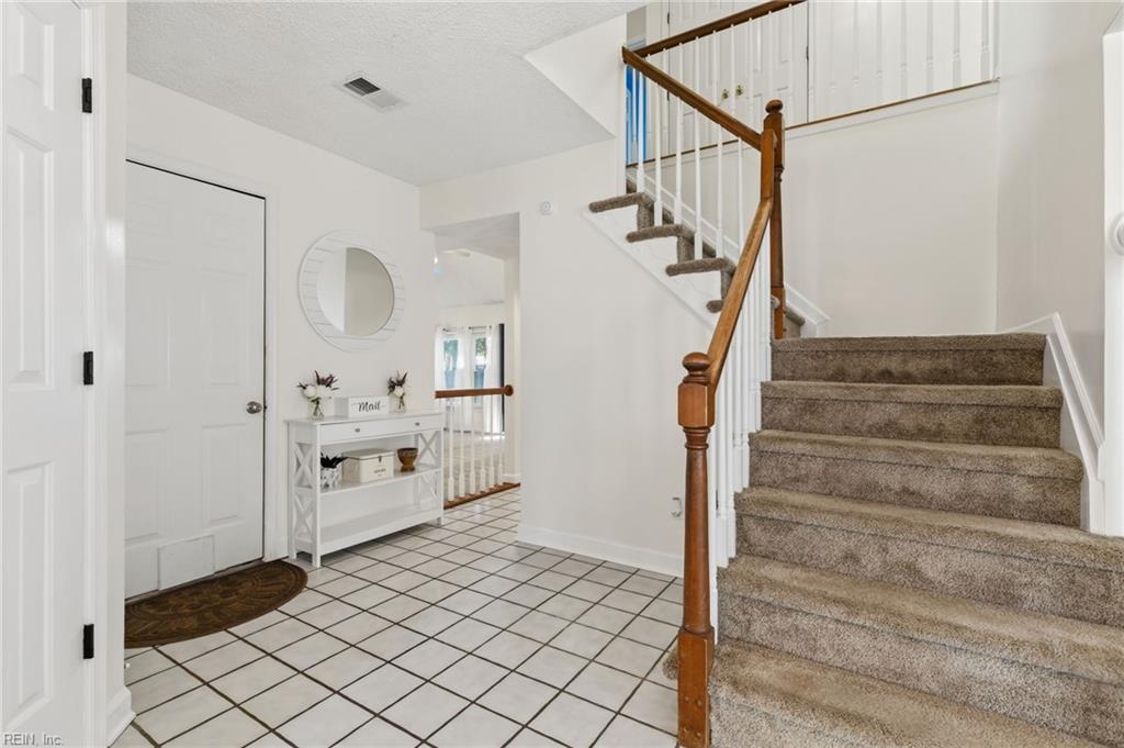 899 Eastnor Ct Property Photo 17