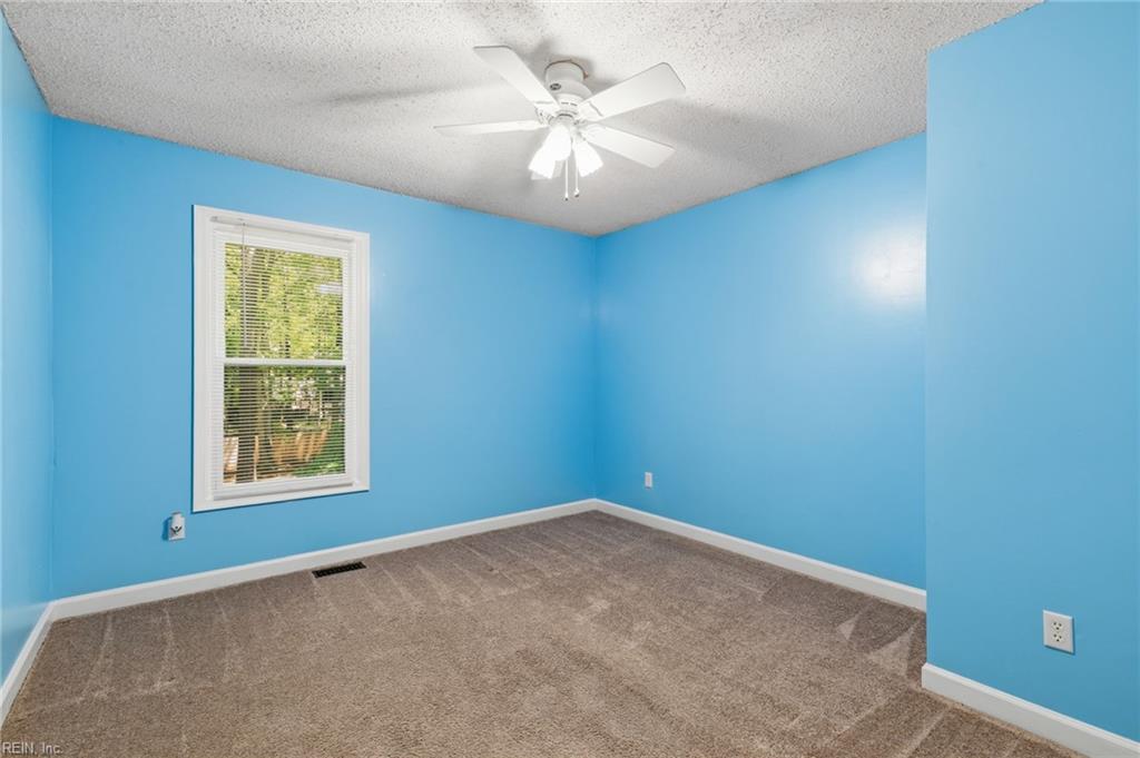899 Eastnor Ct Property Photo 27