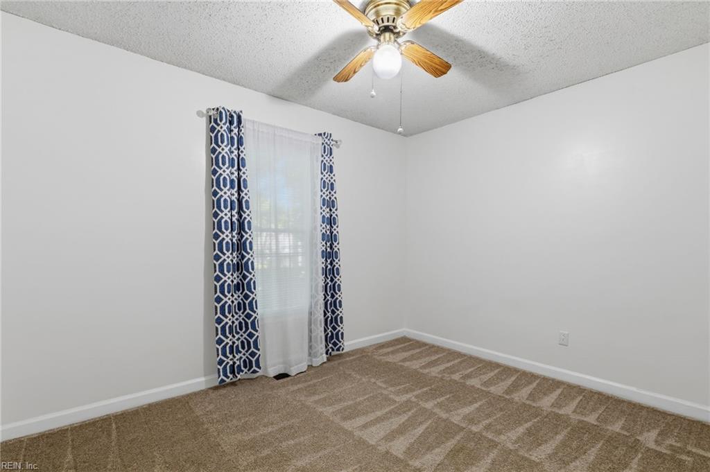 899 Eastnor Ct Property Photo 29