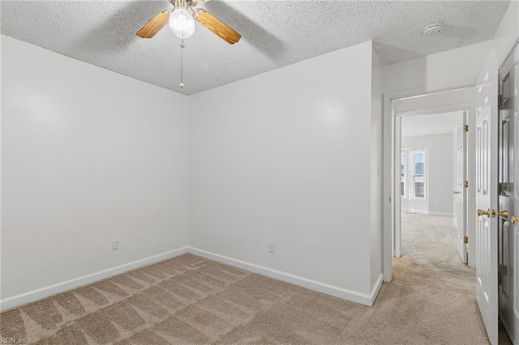 899 Eastnor Ct Property Photo 30