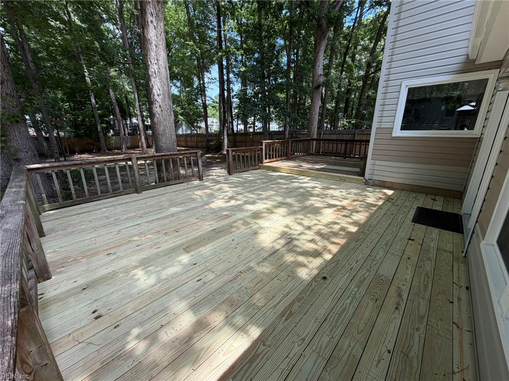 899 Eastnor Ct Property Photo 35