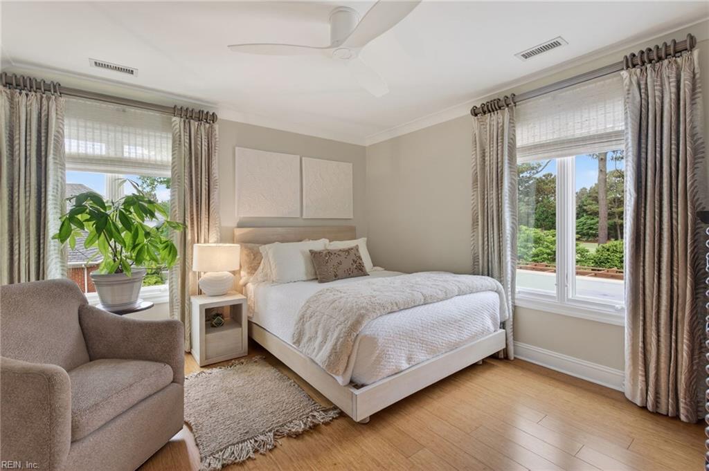 100 Holly Cres Property Photo 21