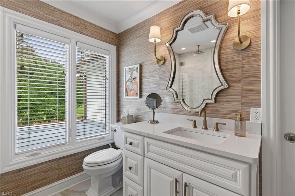 100 Holly Cres Property Photo 22