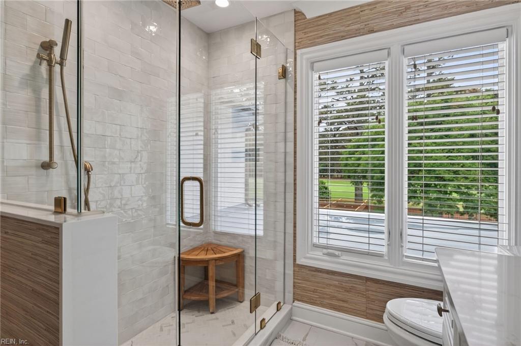100 Holly Cres Property Photo 23