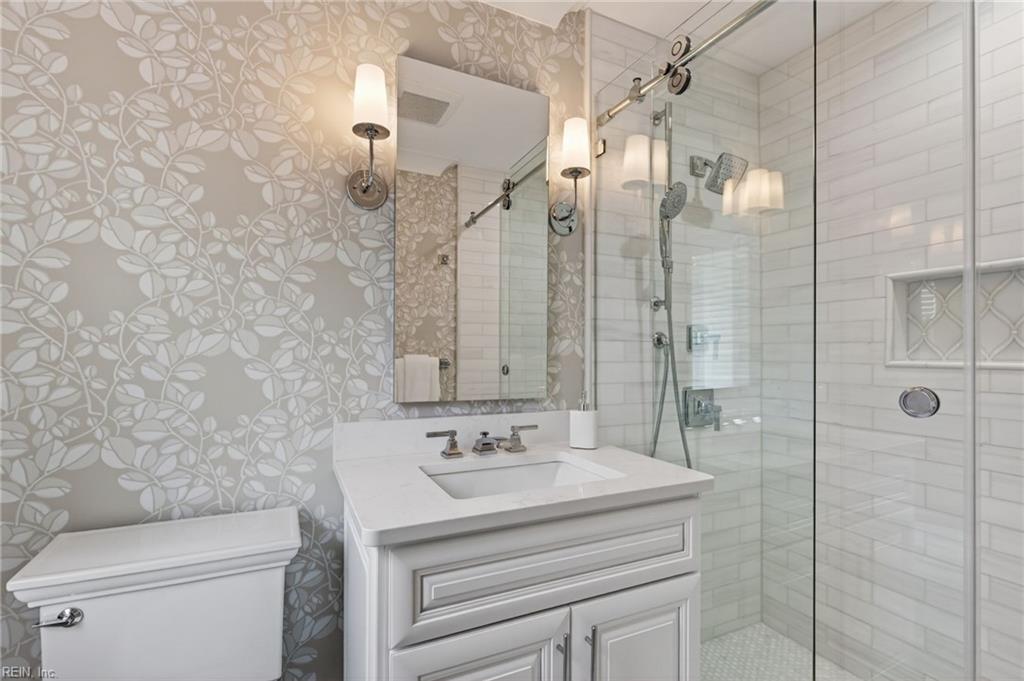 100 Holly Cres Property Photo 25
