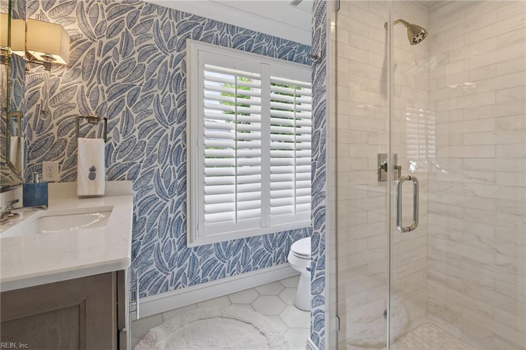 100 Holly Cres Property Photo 30