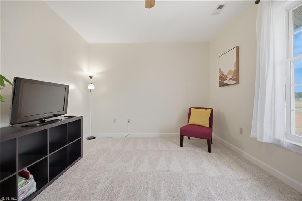 12 Knodishall Way Property Photo 28