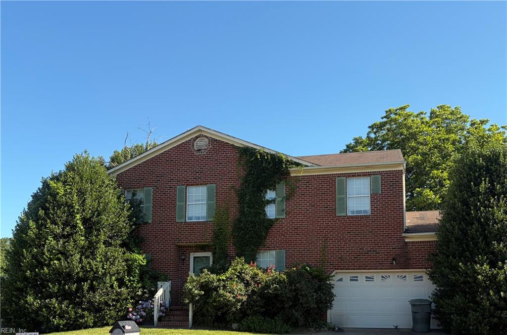 105 Larson CT Property Photo 1
