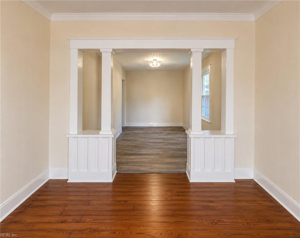 1040 30th St Property Photo 5