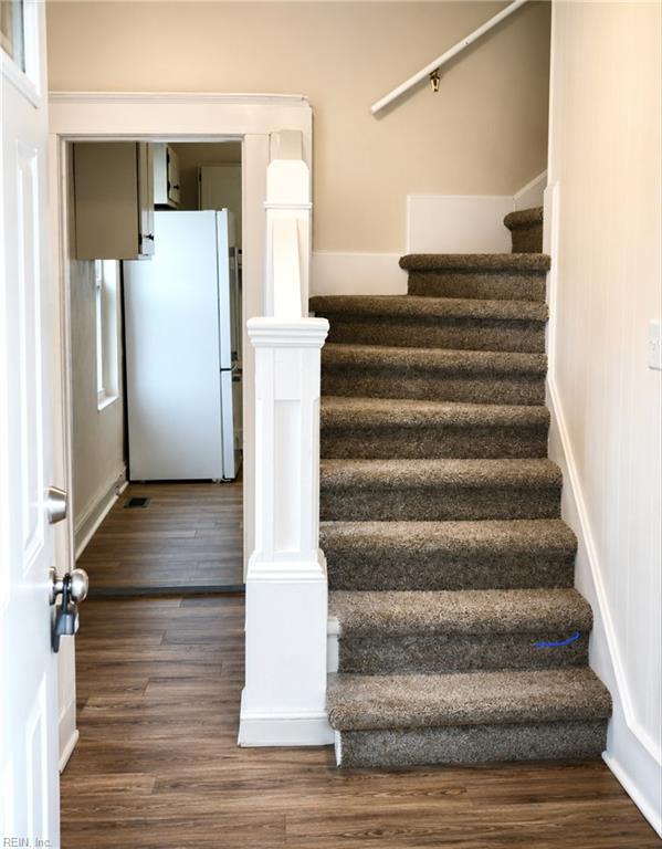 1040 30th St Property Photo 9