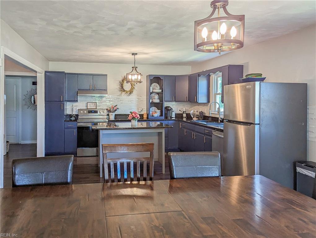 5744 Godwin Blvd Property Photo 7