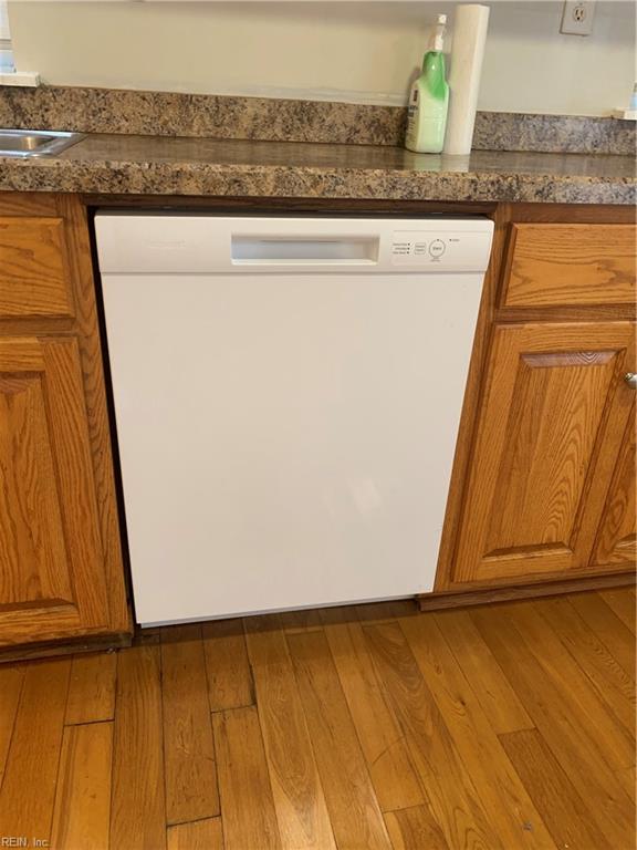 869 W 35th St Property Photo 19