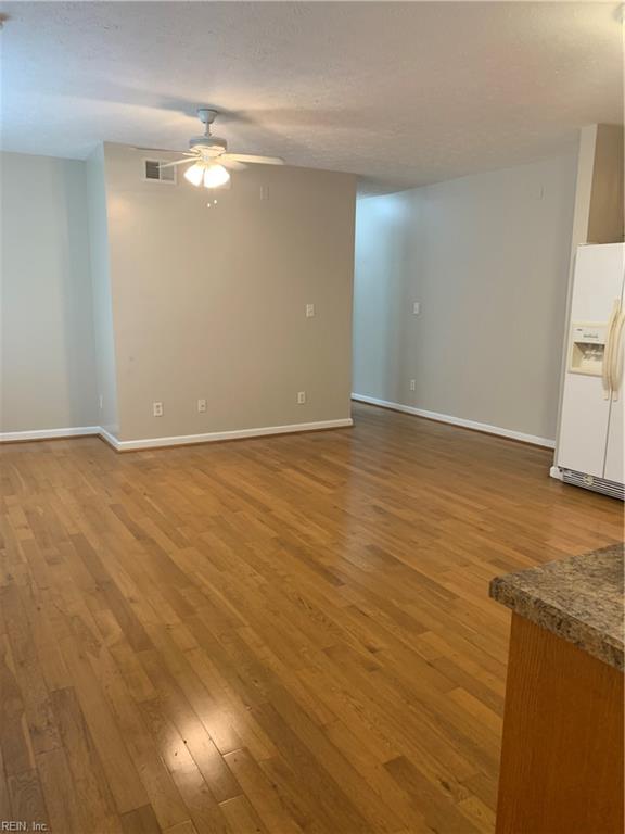 869 W 35th St Property Photo 20