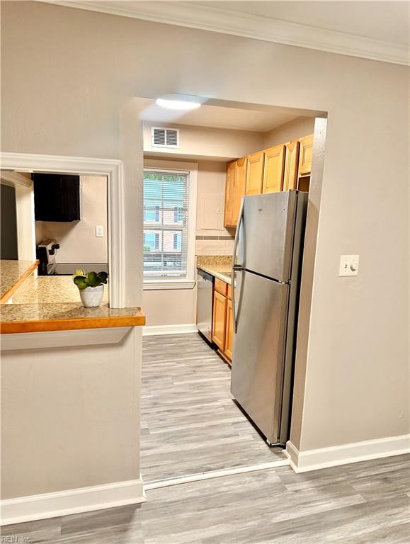 1010 Barclay Sq Property Photo 7