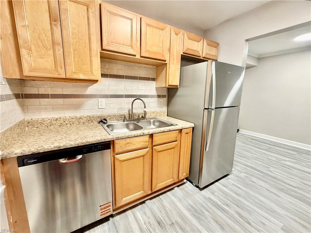 1010 Barclay Sq Property Photo 9