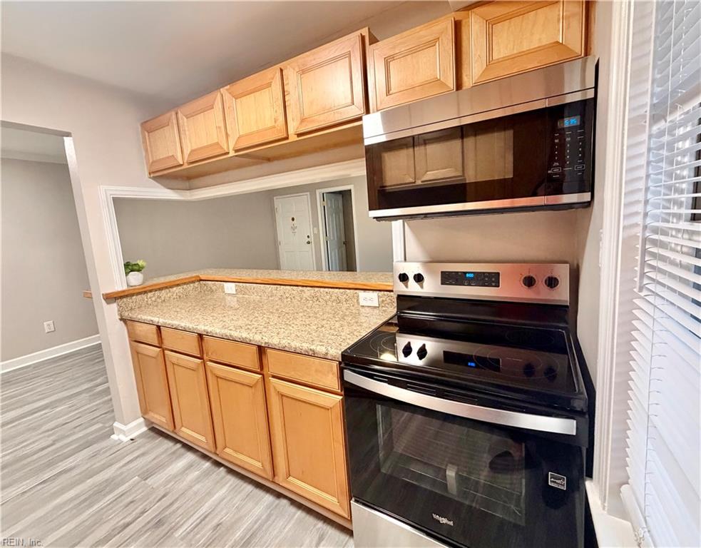 1010 Barclay Sq Property Photo 10
