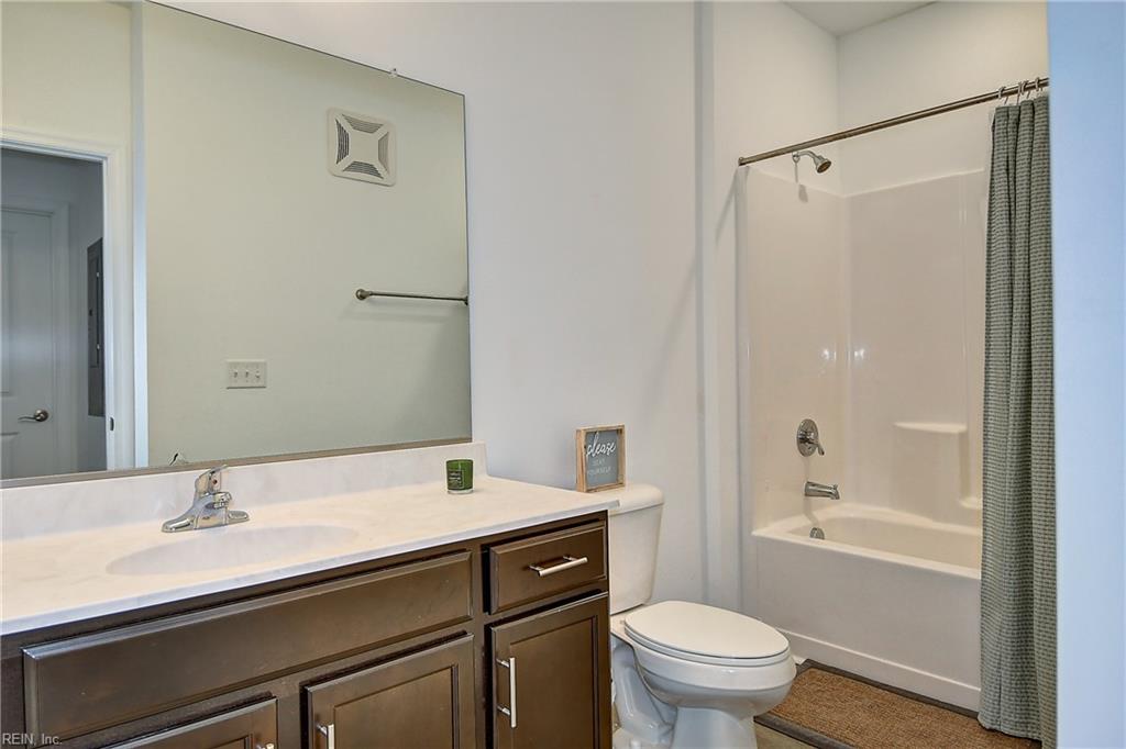 1733 Dromolin Dr Property Photo 26