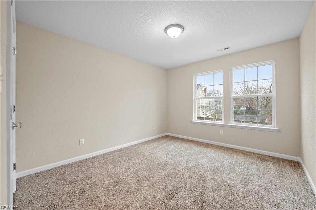 2410 Hanson Ave Property Photo 6