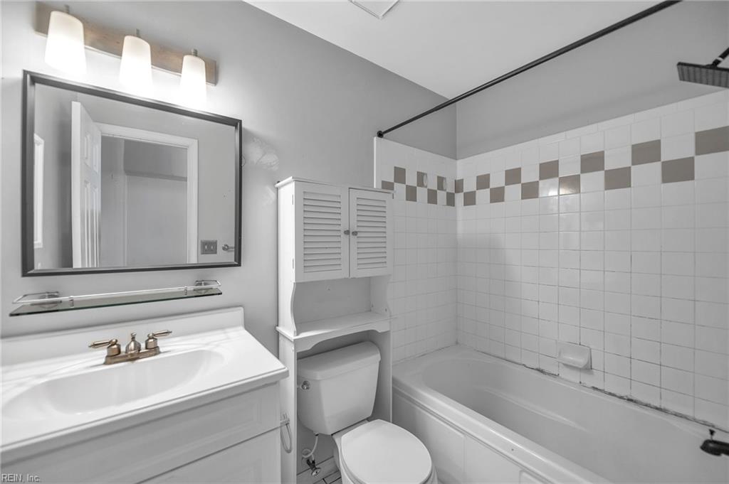 717 Inlet Quay Property Photo 23