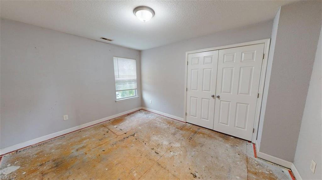 960 Quash St Property Photo 29