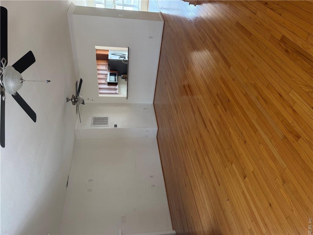 4748 Beach Bay Ct Property Photo 5