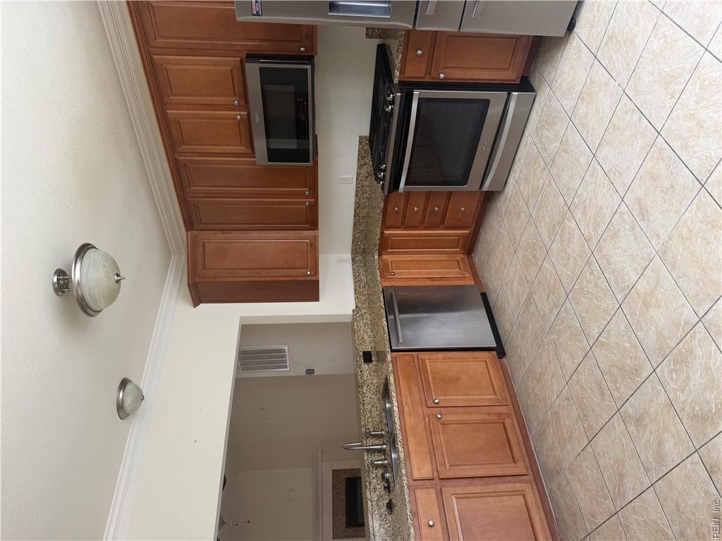4748 Beach Bay Ct Property Photo 6