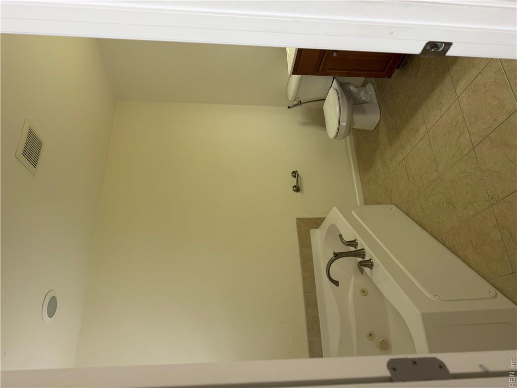 4748 Beach Bay Ct Property Photo 19