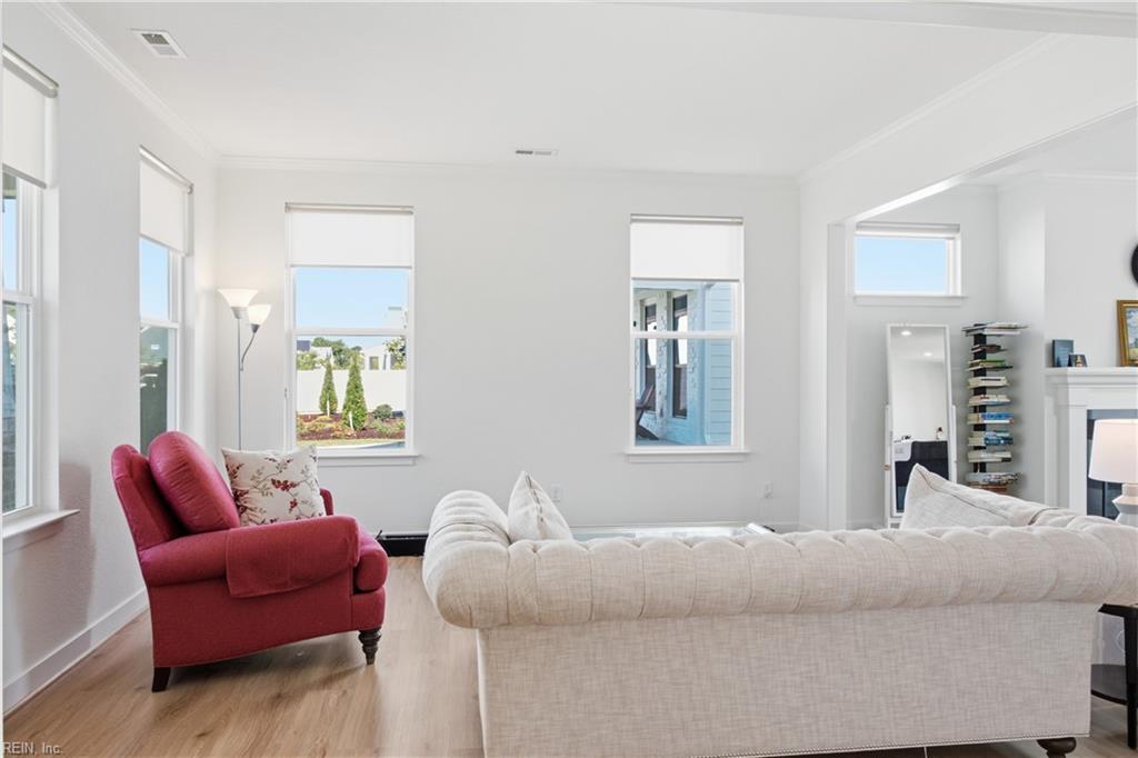 150 Hessian Loop Property Photo 6