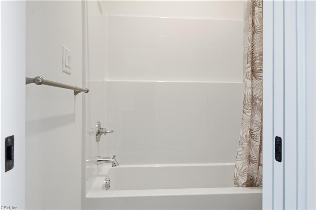 150 Hessian Loop Property Photo 21