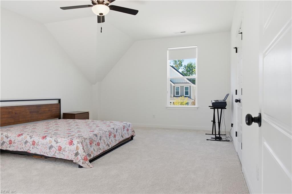150 Hessian Loop Property Photo 22